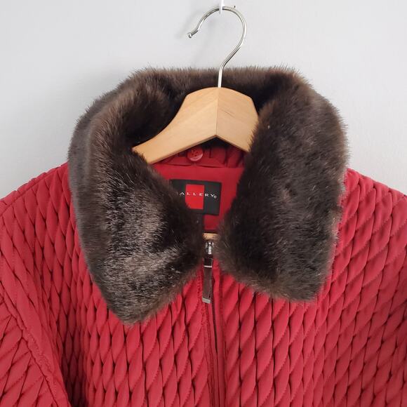 Gallery Deep Red Faux Fur Collar Quilted Jacket Size L - Picture 3 of 11